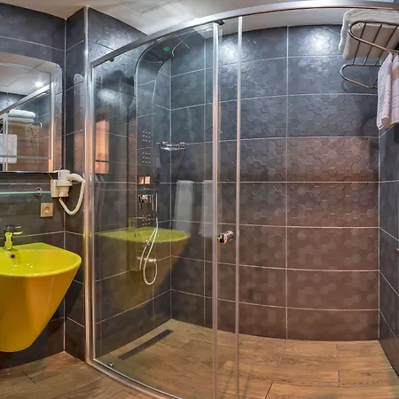 酒店 La Wisteria Boutique 4*