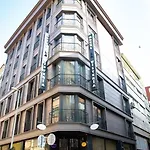 La Wisteria Boutique Hotel