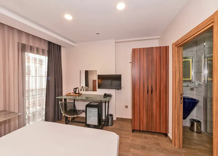 La Wisteria Boutique 4*