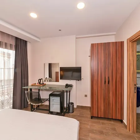 La Wisteria Boutique 4*
