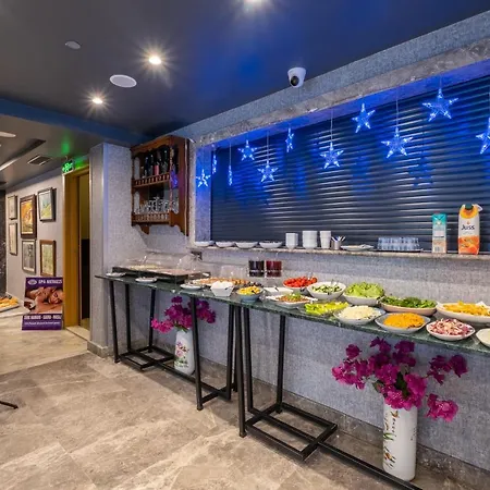 La Wisteria Boutique מלון 4*